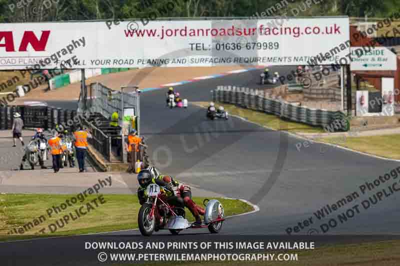 Vintage motorcycle club;eventdigitalimages;mallory park;mallory park trackday photographs;no limits trackdays;peter wileman photography;trackday digital images;trackday photos;vmcc festival 1000 bikes photographs